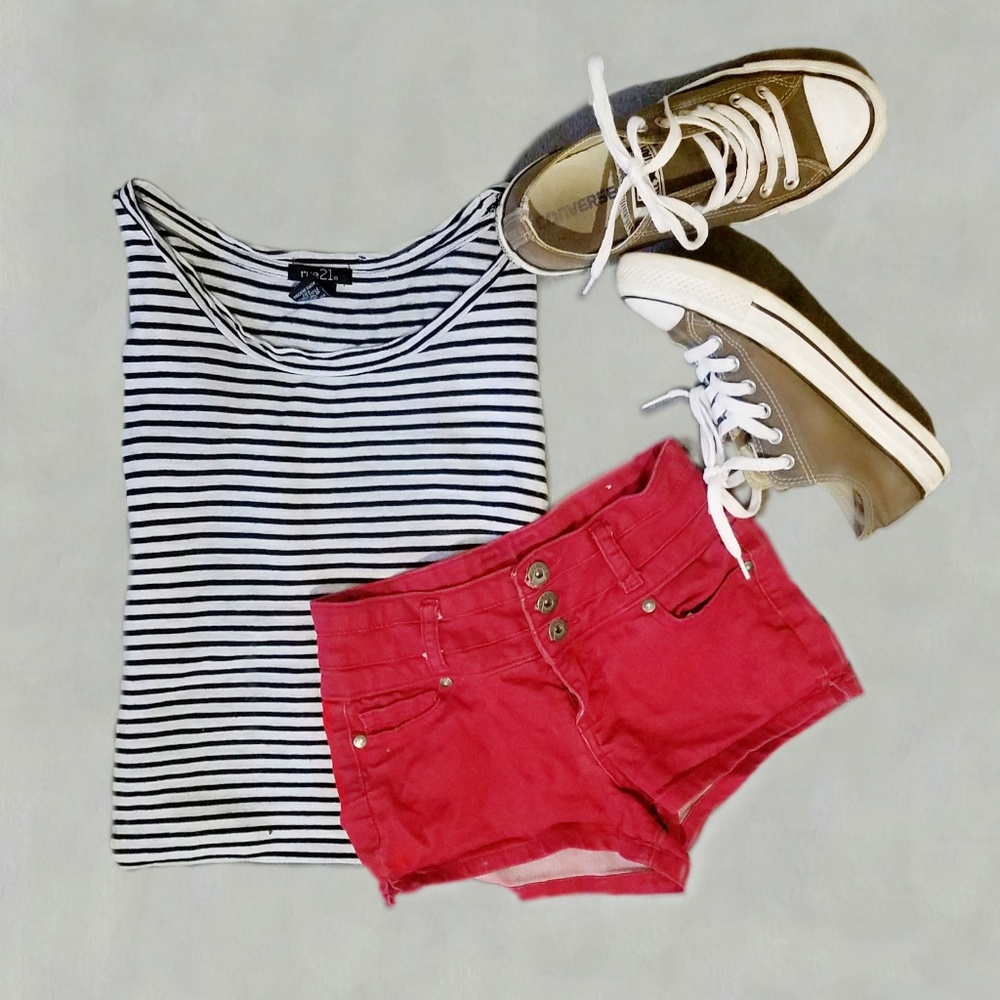 Red Highwaisted Shorts